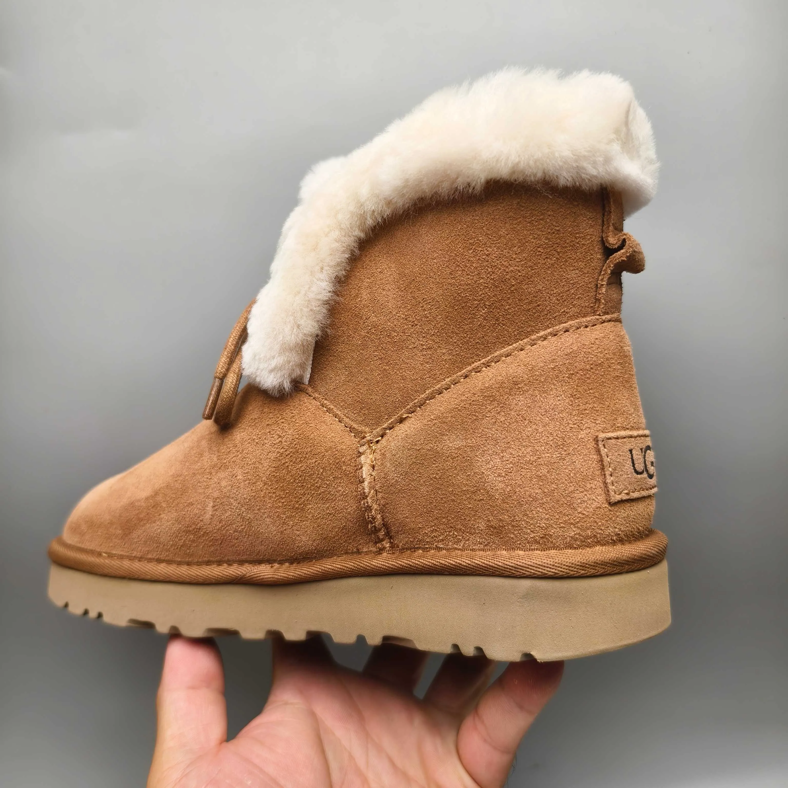 💰520 UGG sheepskin all-in-one snow boots 4576 mid-calf lace-up casual women's shoes Color: Gray Maroon Black Matching Size: 35-40